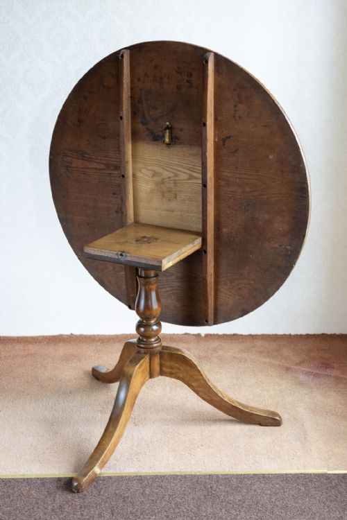 MAGNIFICENT ASH TRIPOD TABLE WOULD SEAT 4 COMFORTABLY - ADDITIONAL PHOTO 5