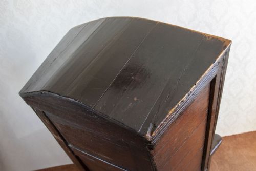 A LATE 17TH EARLY 18TH CENTURY OAK LAMBING CHAIR - ADDITIONAL PHOTO 4