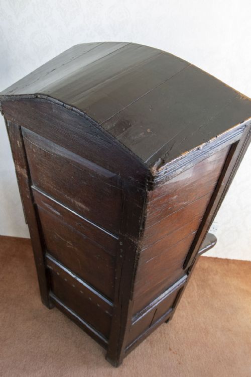 A LATE 17TH EARLY 18TH CENTURY OAK LAMBING CHAIR - ADDITIONAL PHOTO 5