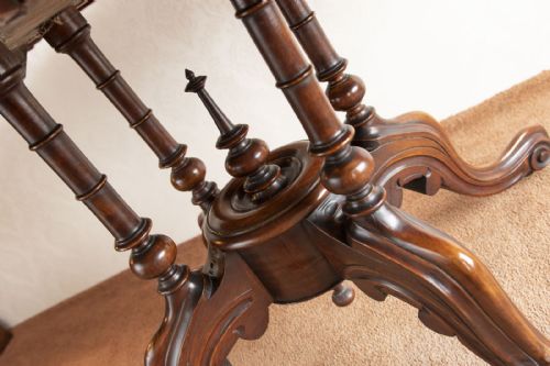 MID VICTORIAN OVAL CENTRE TABLE WITH TIP UP ACTION - ADDITIONAL PHOTO 5