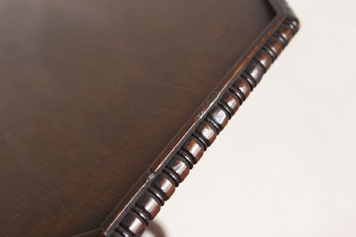 ELEGANT MAHOGANY TORCHERE - ADDITIONAL PHOTO 3