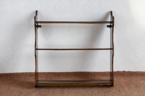 set of 19th century mahogany hanging shelves of small size - CATEGORY: ANTIQUE FURNITURE - DATED 19TH CENTURY
