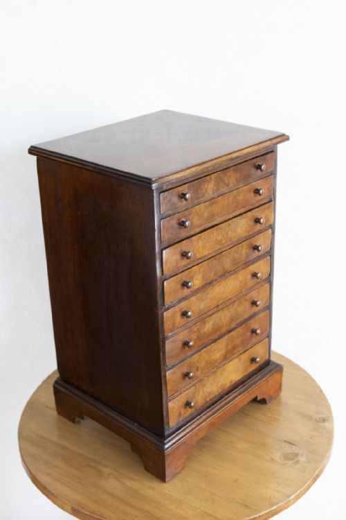 19TH CENTURY MAHOGANY COLLECTORS CABINET - ADDITIONAL PHOTO 3