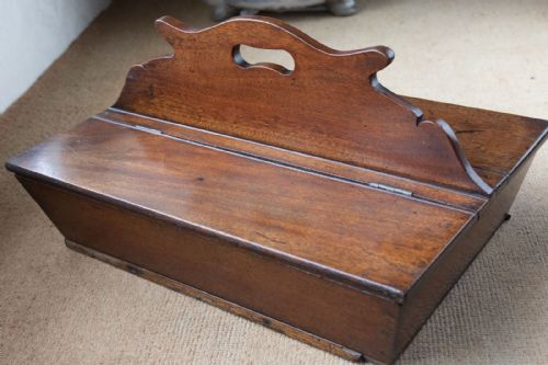 cutlery box in mahogany - CATEGORY: ANTIQUE BOXES - DATED 19TH CENTURY