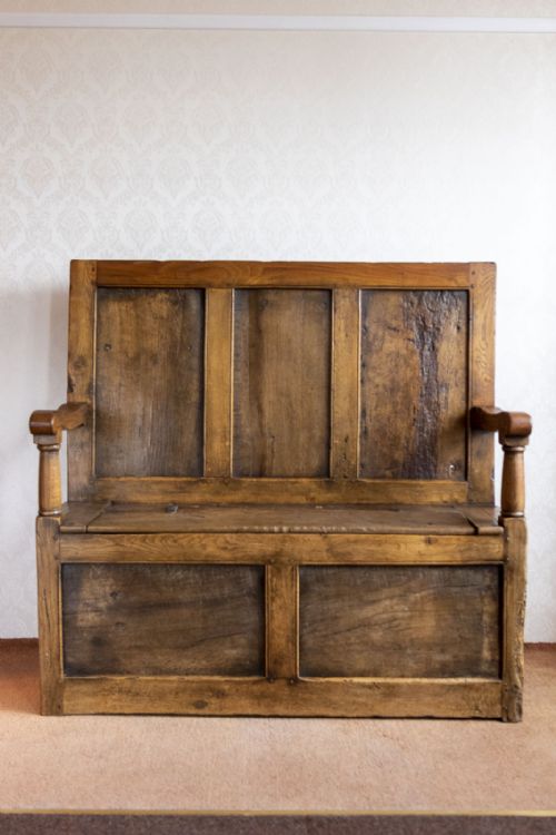 LATE 18TH OR EARLY 19TH CENTURY OAK SETTLE - ADDITIONAL PHOTO 1