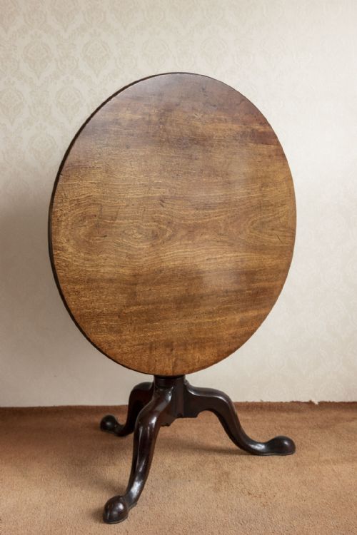 CIRCULAR MAHOGANY TRIPOD TABLE TO SEAT FOUR PEOPLE - ADDITIONAL PHOTO 1