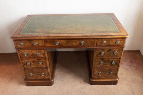 FANTASTIC VICTORIAN BURR WALNUT PEDESTAL KNEEHOLE DESK - ADDITIONAL PHOTO 2