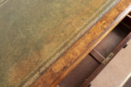 FANTASTIC VICTORIAN BURR WALNUT PEDESTAL KNEEHOLE DESK - ADDITIONAL PHOTO 5