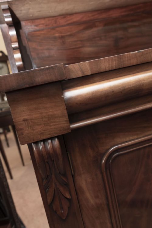VERY FINE QUALITY 19TH CENTURY MAHOGANY CHIFFONIER IN FINE ORIGINAL CONDITION - ADDITIONAL PHOTO 3