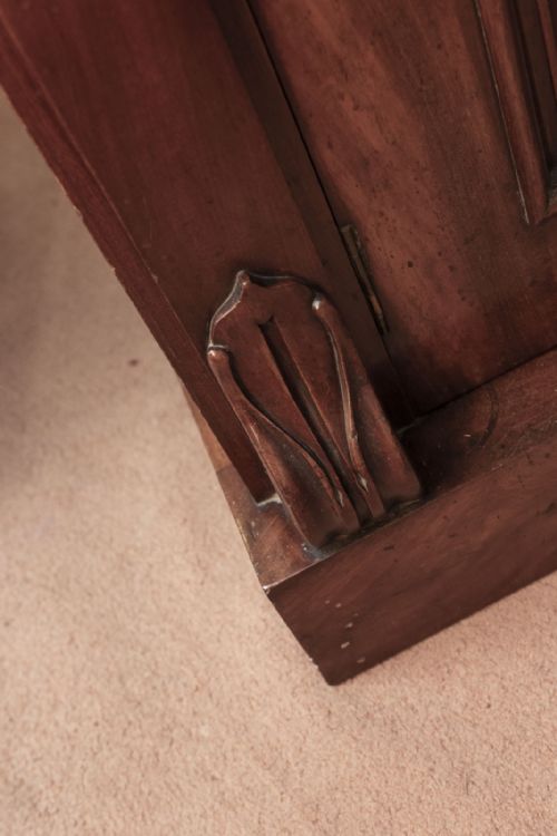 VERY FINE QUALITY 19TH CENTURY MAHOGANY CHIFFONIER IN FINE ORIGINAL CONDITION - ADDITIONAL PHOTO 4