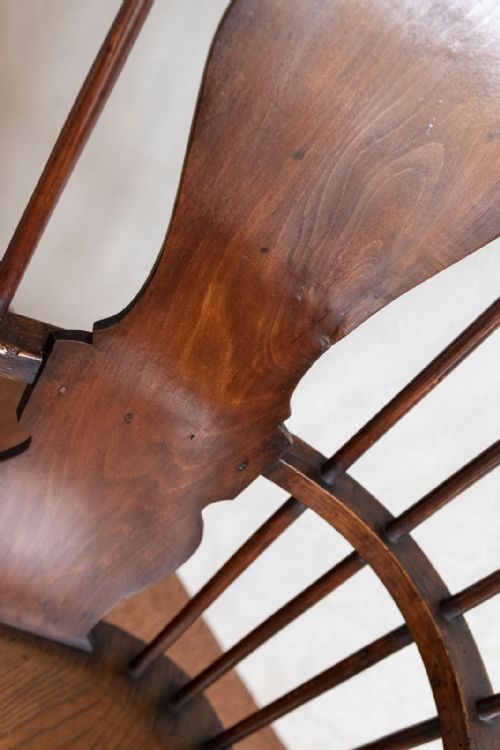 18TH CENTURY HIGHBACK WINDSOR CHAIR OF VERY UNUSUAL DESIGN - ADDITIONAL PHOTO 5