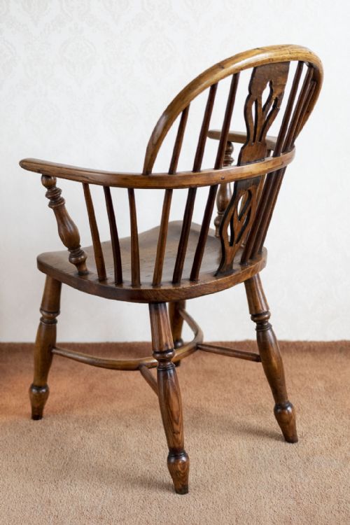 A GOOD EXAMPLE OF A WINDSOR HOOPBACK CHAIR IN ASH - ADDITIONAL PHOTO 3