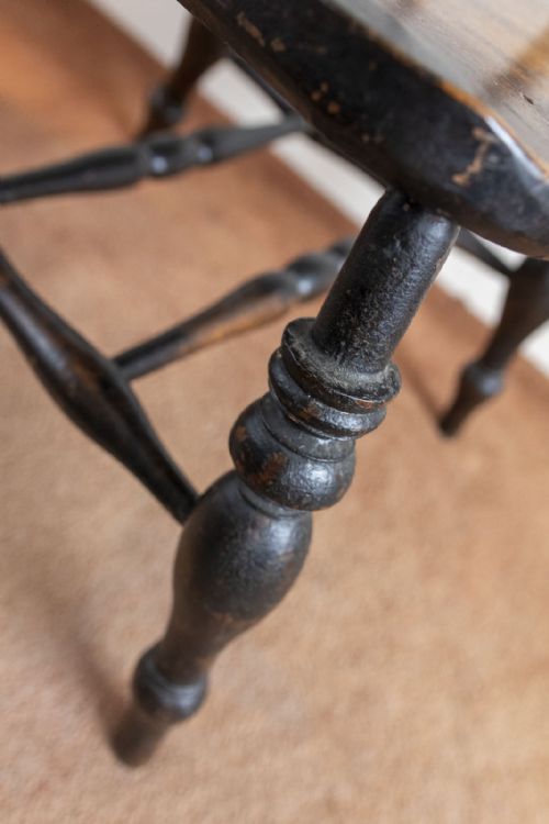 A FINE EXAMPLE OF AN ANTIQUE SMOKERS BOW WITH DOUBLE STRETCHER TO BASE - ADDITIONAL PHOTO 3