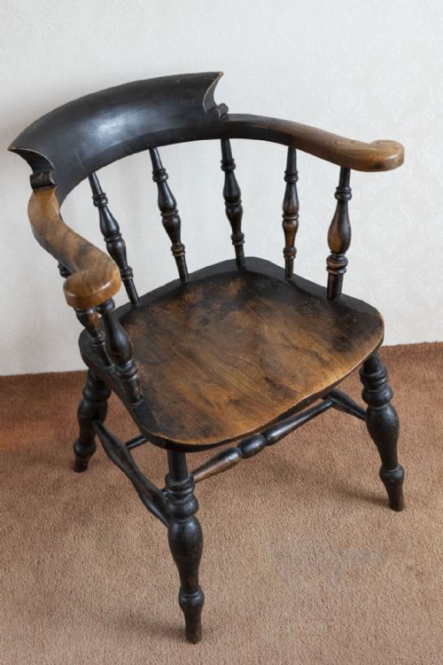 A FINE EXAMPLE OF AN ANTIQUE SMOKERS BOW WITH DOUBLE STRETCHER TO BASE - ADDITIONAL PHOTO 4