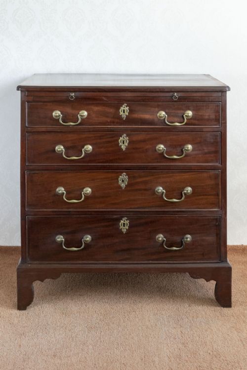 GEORGE III MAHOGANY CHEST OF SMALL SIZE - ADDITIONAL PHOTO 1