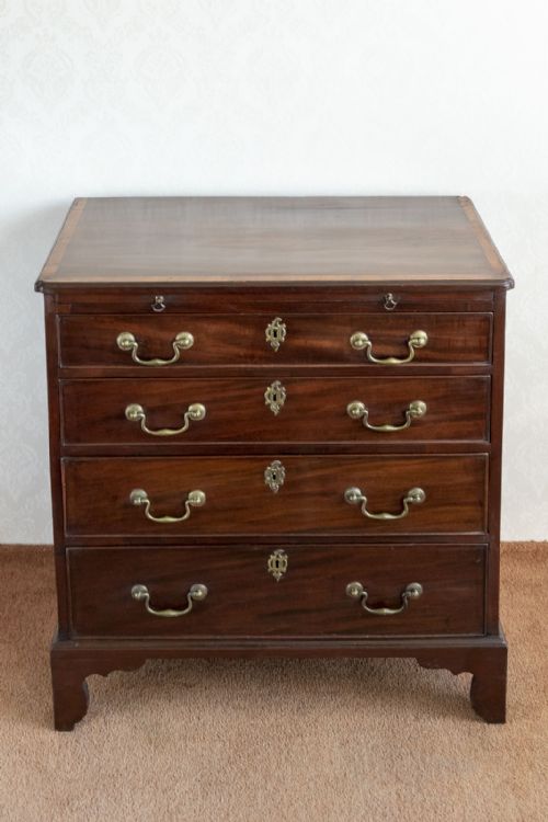 GEORGE III MAHOGANY CHEST OF SMALL SIZE - ADDITIONAL PHOTO 2
