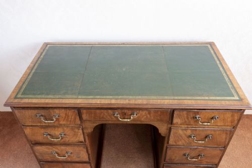 EARLY 19TH CENTURY MAHOGANY DESK OF SMALL PROPORTIONS ONE PIECE - ADDITIONAL PHOTO 2