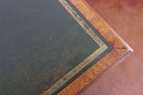 EARLY 19TH CENTURY MAHOGANY DESK OF SMALL PROPORTIONS ONE PIECE - ADDITIONAL PHOTO 4