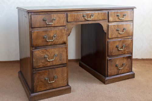 EARLY 19TH CENTURY MAHOGANY DESK OF SMALL PROPORTIONS ONE PIECE - ADDITIONAL PHOTO 9