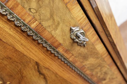 ENGLISH BURR WALNUT CABINET WITH MARQUETRY DETAIL - ADDITIONAL PHOTO 8