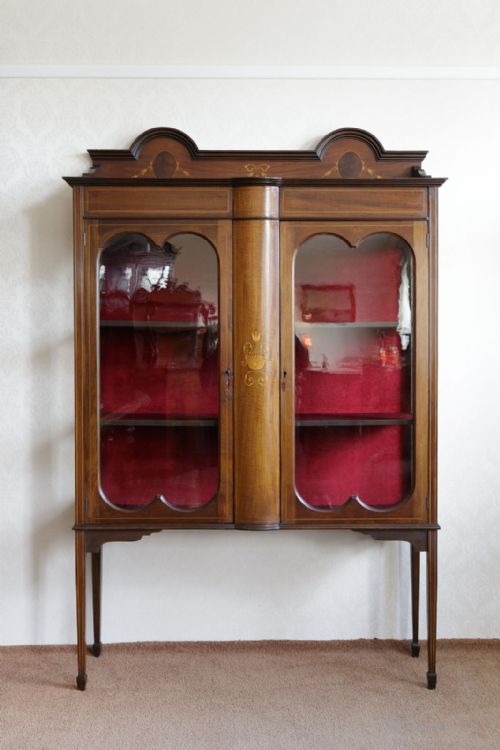 late 18th century mahogany china cabinet - CATEGORY: ANTIQUE CABINETS - DATED 19TH CENTURY