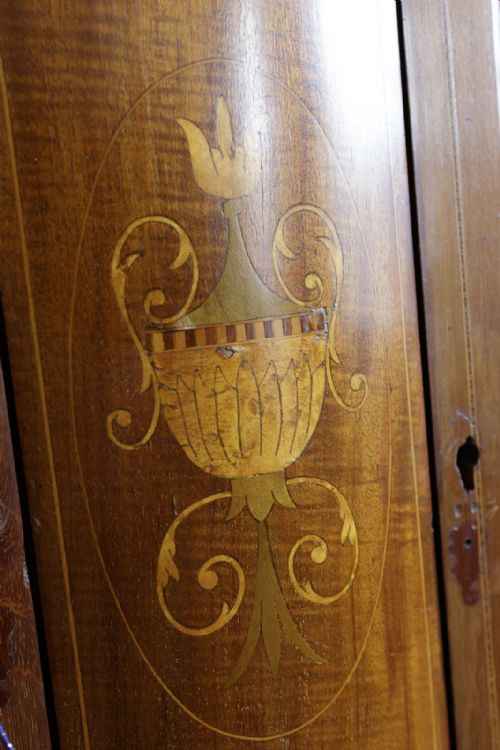 LATE 18TH CENTURY MAHOGANY CHINA CABINET - ADDITIONAL PHOTO 3