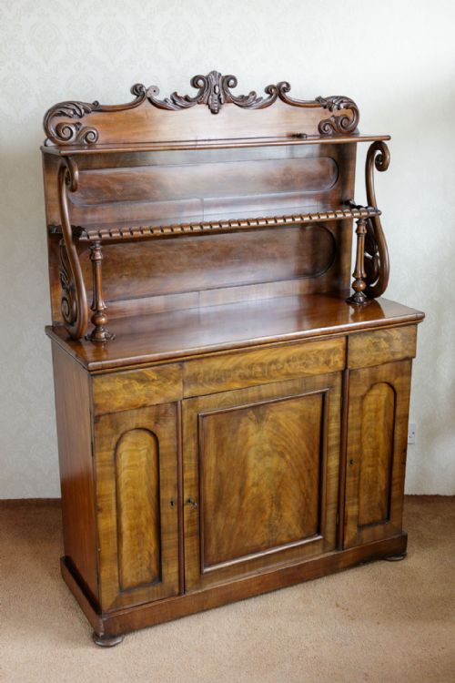 extremely pretty and versatile mahogany side cabinet - CATEGORY: ANTIQUE CABINETS - DATED 19TH CENTURY