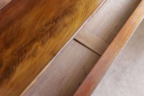 EXTREMELY PRETTY AND VERSATILE MAHOGANY SIDE CABINET - ADDITIONAL PHOTO 5