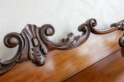 EXTREMELY PRETTY AND VERSATILE MAHOGANY SIDE CABINET - ADDITIONAL PHOTO 6