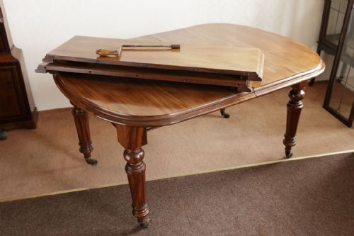 VICTORIAN MAHOGANY DINING TABLE WITH 2 REMOVABLE LEAVES - ADDITIONAL PHOTO 2