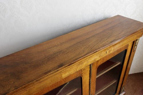 VICTORIAN BURR WALNUT BOOKCASE WITH TWO DOORS - ADDITIONAL PHOTO 10