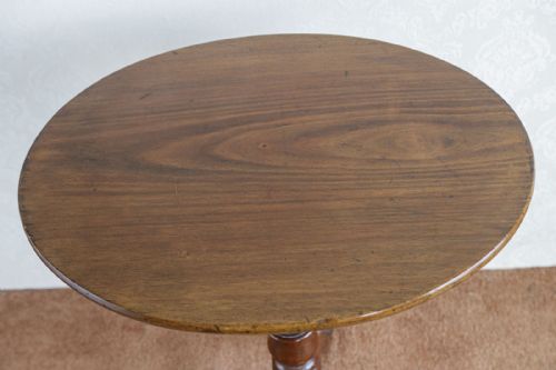 AN ATTRACTIVE 19TH CENTURY MAHOGANY OVAL TOPPED TRIPOD TABLE - ADDITIONAL PHOTO 2