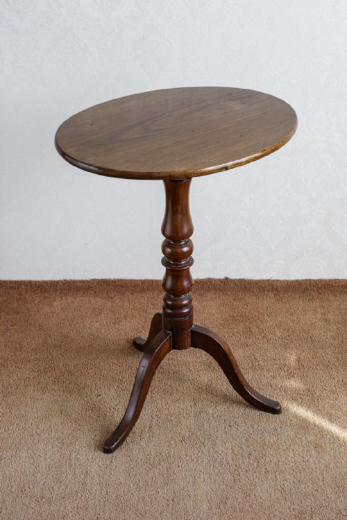 AN ATTRACTIVE 19TH CENTURY MAHOGANY OVAL TOPPED TRIPOD TABLE - ADDITIONAL PHOTO 3