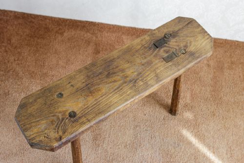 A QUIRKY AND ATTRACTIVE VINTAGE PINE STOOL - ADDITIONAL PHOTO 3