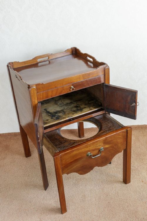 18TH CENTURY MAHOGANY TRAY TOP POT CUPBOARD - ADDITIONAL PHOTO 3
