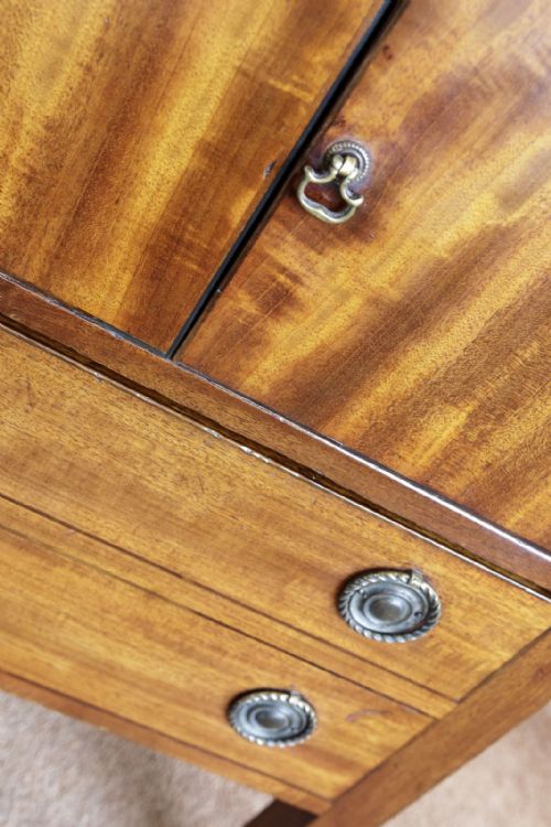 A VERY ATTRACTIVE 18TH CENTURY MAHOGANY TRAY TOP POT CUPBOARD - ADDITIONAL PHOTO 5