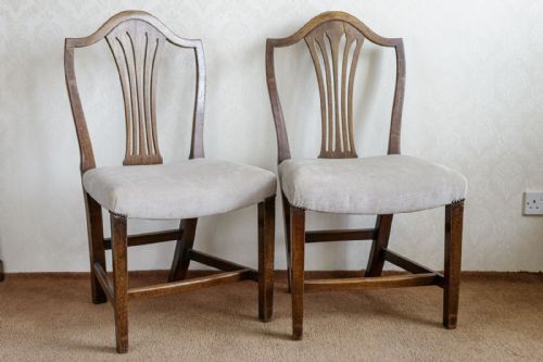 A SET OF SIX HEPPLEWHITE STYLE DINING CHAIRS - ADDITIONAL PHOTO 1