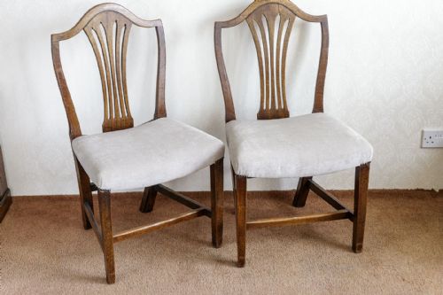 A SET OF SIX HEPPLEWHITE STYLE DINING CHAIRS - ADDITIONAL PHOTO 3