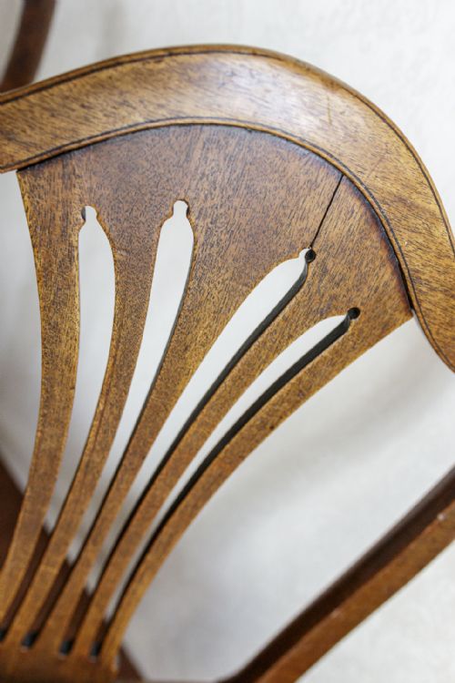 A SET OF SIX HEPPLEWHITE STYLE DINING CHAIRS - ADDITIONAL PHOTO 5