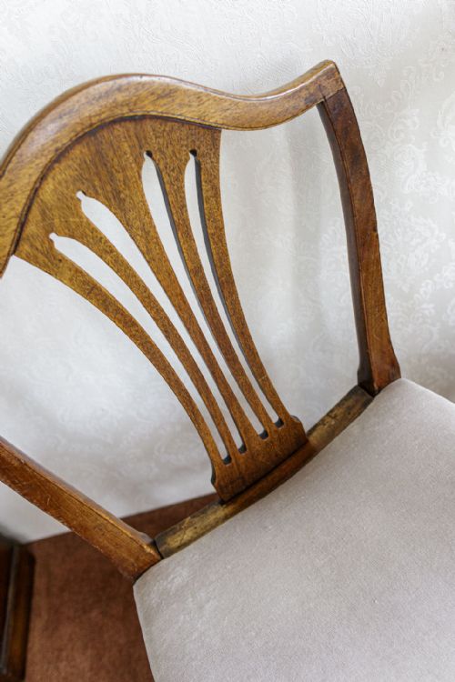 A SET OF SIX HEPPLEWHITE STYLE DINING CHAIRS - ADDITIONAL PHOTO 6