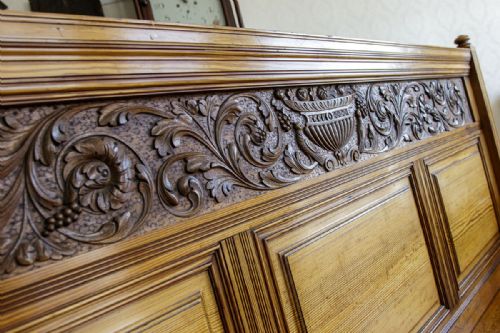 FINE QUALITY SETTLE IN COLUMBIAN PINE - ADDITIONAL PHOTO 4