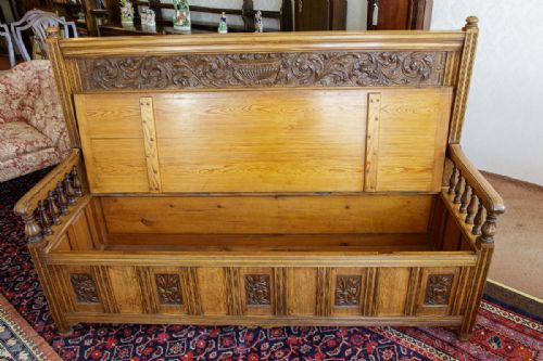 FINE QUALITY SETTLE IN COLUMBIAN PINE - ADDITIONAL PHOTO 6