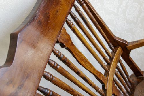 UNUSUAL HIGHBACK WINDSOR CHAIR WITH VERY DETAILED TURNINGS - ADDITIONAL PHOTO 4