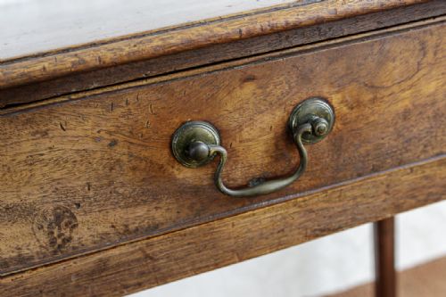 LATE EIGHTEENTH CENTURY OAK LOWBOY - ADDITIONAL PHOTO 5