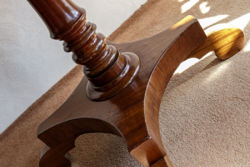 SMALL MAHOGANY BREAKFAST TABLE - ADDITIONAL PHOTO 5