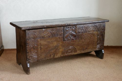 late 17th or early 18th century oak plank chest - CATEGORY: ANTIQUE CHESTS - DATED 18TH CENTURY