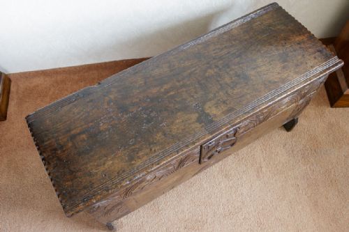 LATE 17TH OR EARLY 18TH CENTURY OAK PLANK CHEST - ADDITIONAL PHOTO 11