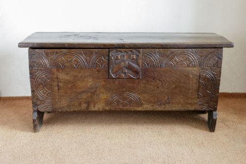LATE 17TH OR EARLY 18TH CENTURY OAK PLANK CHEST - ADDITIONAL PHOTO 12