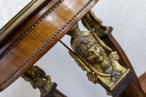 19TH CENTURY FRENCH CIRCULAR TABLE IN MAHOGANY AND WITH ORMOLU MOUNTS - ADDITIONAL PHOTO 8