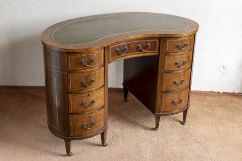 LATE 19TH CENTURY KIDNEY SHAPED DESK IN MAHOGANY - ADDITIONAL PHOTO 1